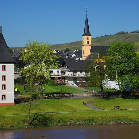 Gastehaus Dietmar Clusserath Триттенхайм