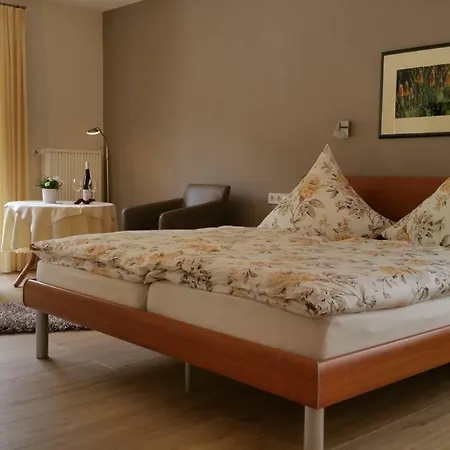 Gastehaus Dietmar Clusserath Гостевой дом Триттенхайм
